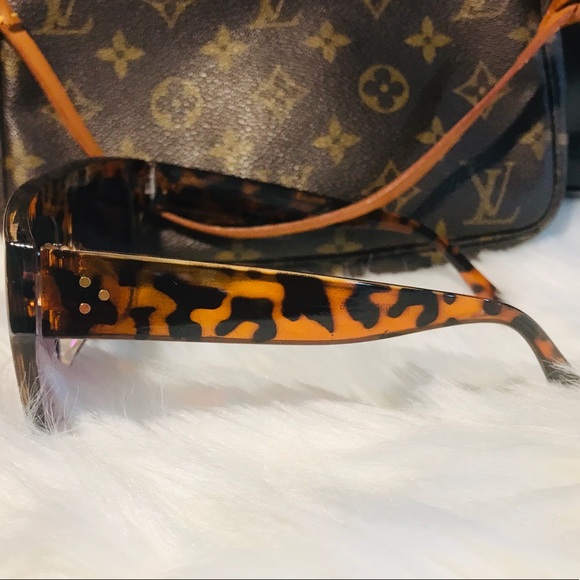 Leopard & Blue Multicolored Sunglasses - Picture 3 of 3